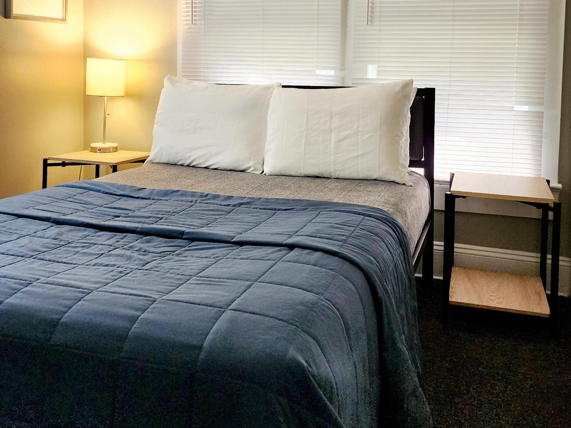 Two Bedroom Home In Beautiful Downtown 레이크랜드 외부 사진