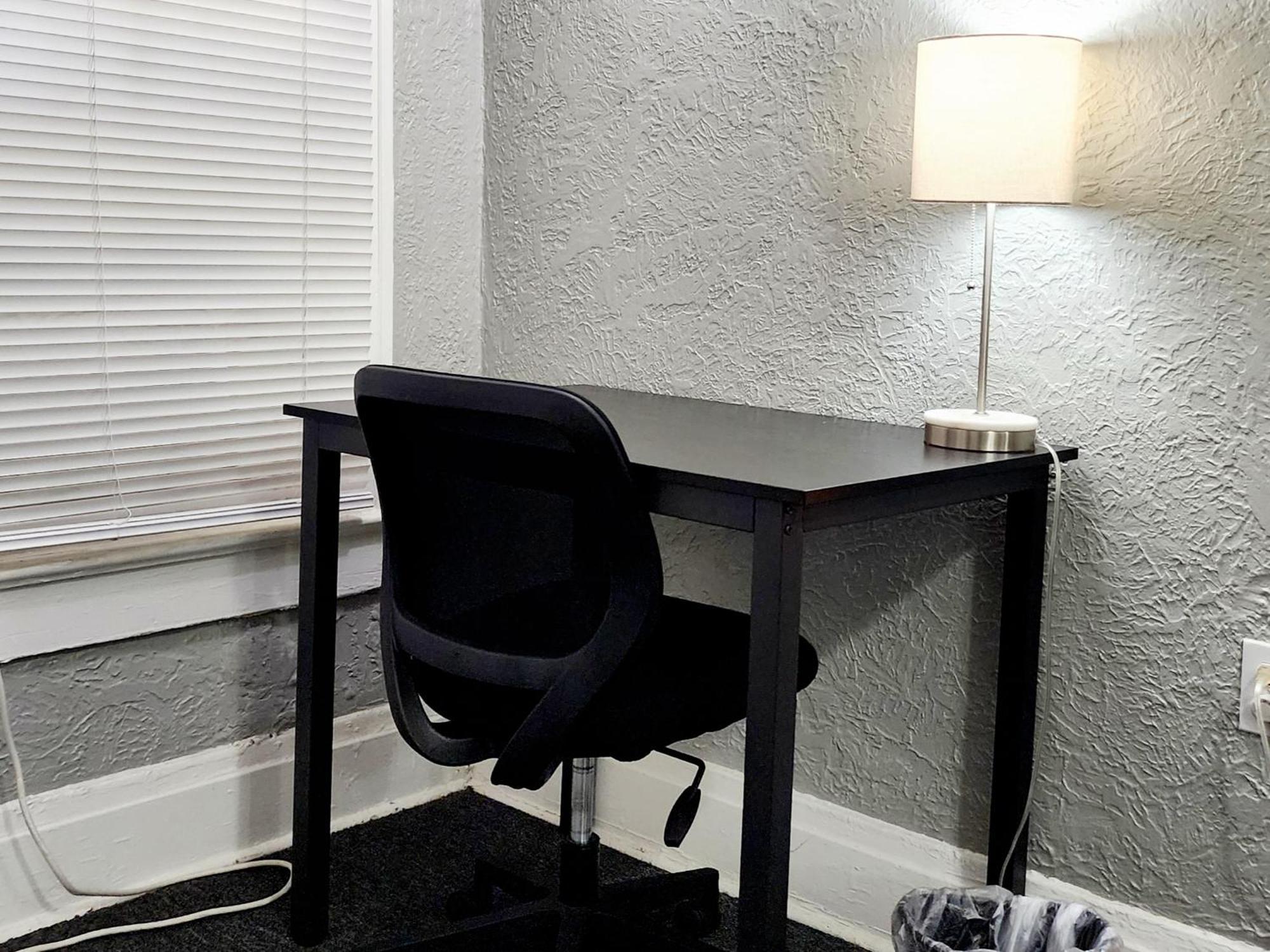Two Bedroom Home In Beautiful Downtown 레이크랜드 외부 사진